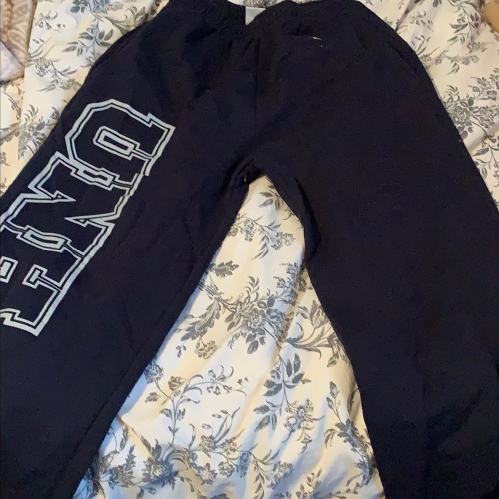 UNH champion sweatpants